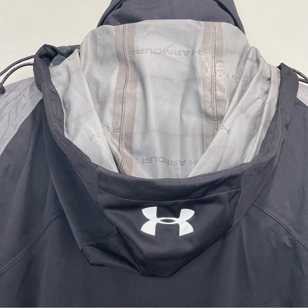 Under Armour Light Weight Jacket with Hoodie Women Size Medium - Picture 4 of 16